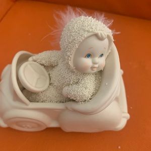 Snowbabies Dept 56 You Go Girl Snowbaby in Car Figurine 4026398